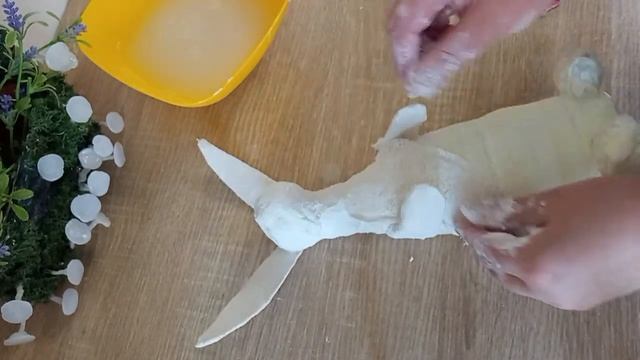 Пасхальный кролик из пластиковой бутылки, декупаж смотреть онлайн