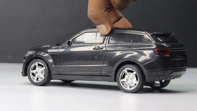 Miniature Model of Toyota Fortuner V8 200 LC200 SUV 1:18 Scale Diecast Model Car Unboxing смотреть онлайн