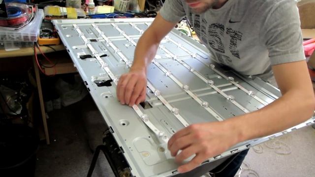 Ремонт подсветки телевизора. Звук есть изображения нет.Модель ТВ LG 50LB650V. Меняем на новые. смотреть онлайн