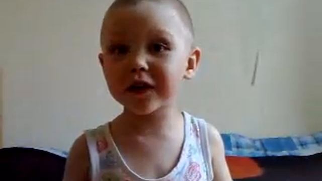 Арсений (2,5 года) "читает" "Телефон" Чуковского. смотреть онлайн