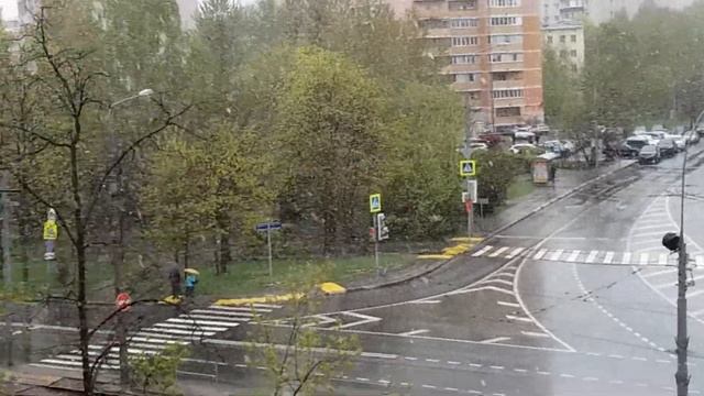 Снег в Мае смотреть онлайн