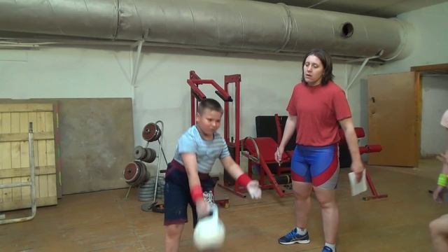Гиревой спорт. Рывок гири 8кг: 150. парню 7 лет