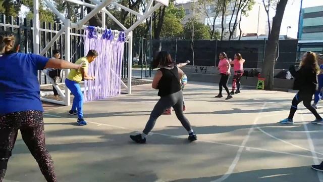 Zumba Pushkin, un poco de Twist con el profe Ary смотреть онлайн