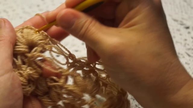 Бактус или мини - шаль соломоновыми петлями.Crochet Shawl (Шаль #33)