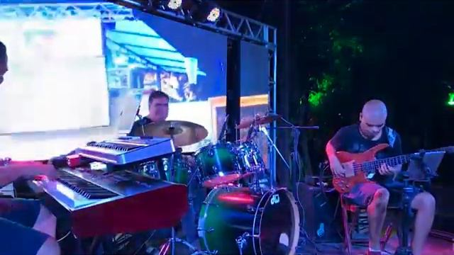 Bass Solo in Riviera live - Elizeu Custódio смотреть онлайн