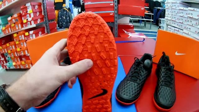 Сороконожки мужские Nike Legend 8 Academy TF смотреть онлайн