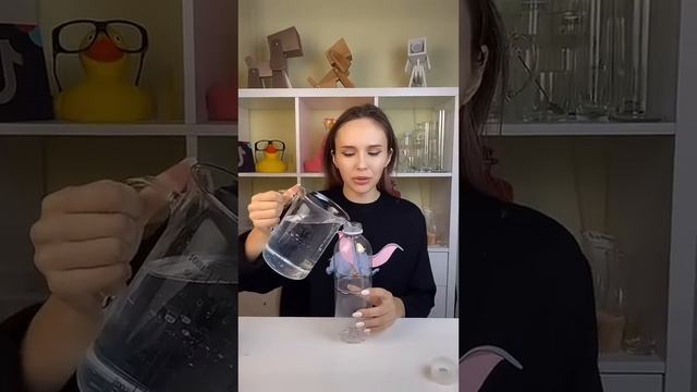 ? Делаем Торнадо в бутылке смотреть онлайн