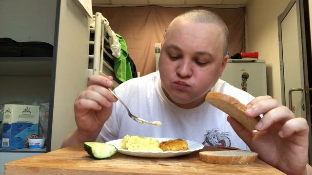 Как распространяются слухи| мукбанг MUKBANG смотреть онлайн