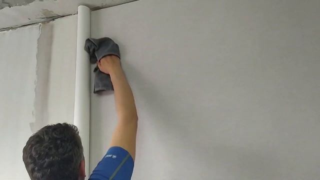 Поклейка обоев вертикальным рулоном смотреть онлайн