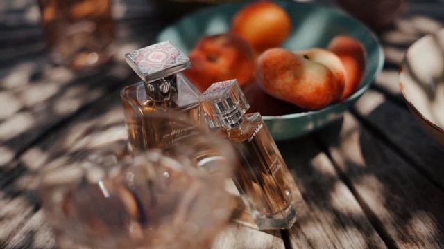 La collection de parfums au vin rosé смотреть онлайн