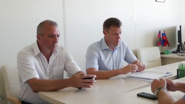 С проверкой поручений выехал глава района по спортивным объектам и школам Кореновска. смотреть онлайн