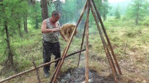 Плато Оконон. С Каюром Павлом Трифоновым лечим оленя .