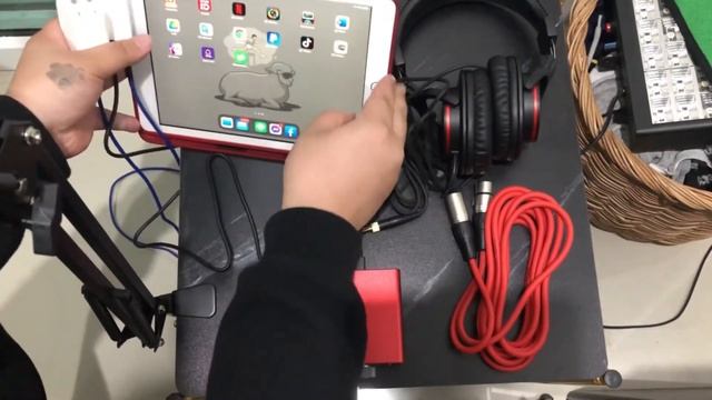 วิธีการเชื่อมต่อ Scarlett Solo กับ Ipad (Garageband) by sawmenow смотреть онлайн