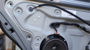 Как снять дверную карту и подъёмник на задней двери VW Touran
