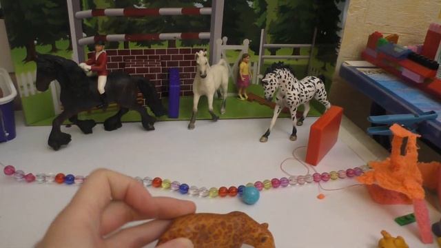лошади Schleich распаковка и фигурки диких животных ИГРУШКИ for Kids видео для детей смотреть онлайн