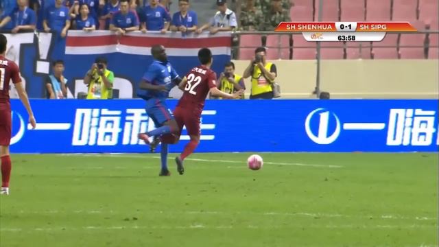 Demba Ba suffers horrific leg injury in Shanghai Derby (WARNING: graphic video content) смотреть онлайн