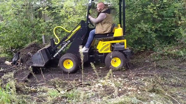 Очистка территории, выравнивание и подготовка к установке забора. Helper 300 Pro в деле!