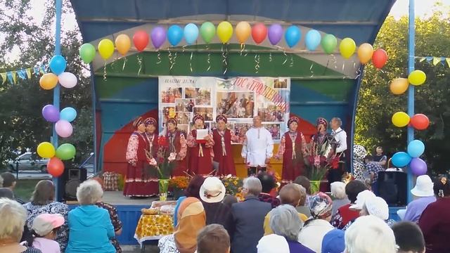 "Шуточная песня Ванька-Елки-палки,лес густой" ансамбль "Березка" смотреть онлайн