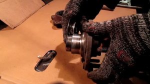 Разборка передней ступицы Крайслер Вояджер