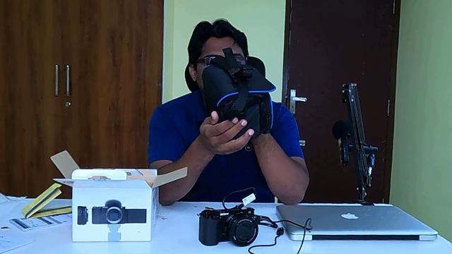 Best Vlogging Camera in 2021 For Youtubers Trainers and Coaches - Sony ZV E10 Unboxing and Review смотреть онлайн