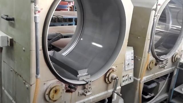 mix color pigment and poly resin into cylinder roller machine смотреть онлайн