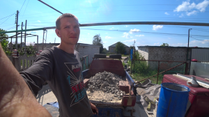 ГНИЛЫЕ ДОСКИ НАШЕГО ПОЛА ЛИКВИДИРОВАННЫ, А ЭТО ЗНАЧИТ, ЧТО РЕМОНТ НАБИРАЕТ ОБОРОТЫ.