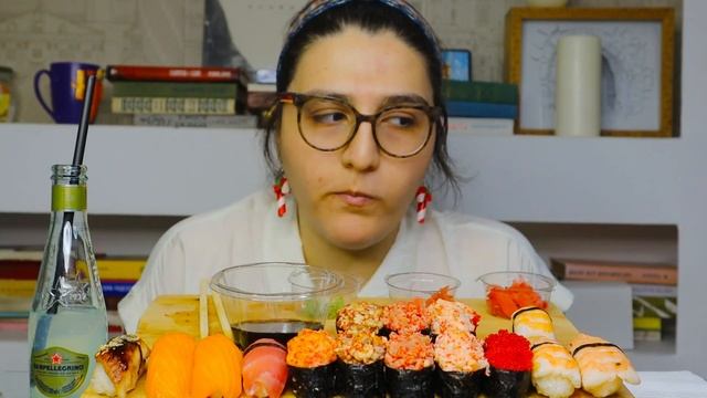 MUKBANG | МОЁ ДЕТСТВО В МОСКВЕ | SUSHI/ROLLS | не ASMR #суши #роллы #мукбанг #mukbang #asmr
