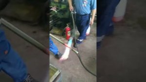 Как согнуть нержавеющую трубу с помощью обычной горелки.