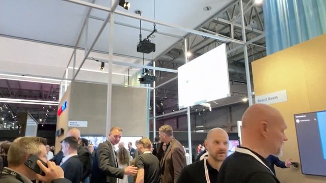 Sharp NEC Booth Tour смотреть онлайн
