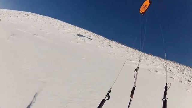Skiing uphill with a kite смотреть онлайн