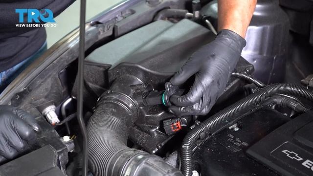 How To Replace Mass Airflow Sensor (MAF) 2011-2015 Chevrolet Cruze смотреть онлайн