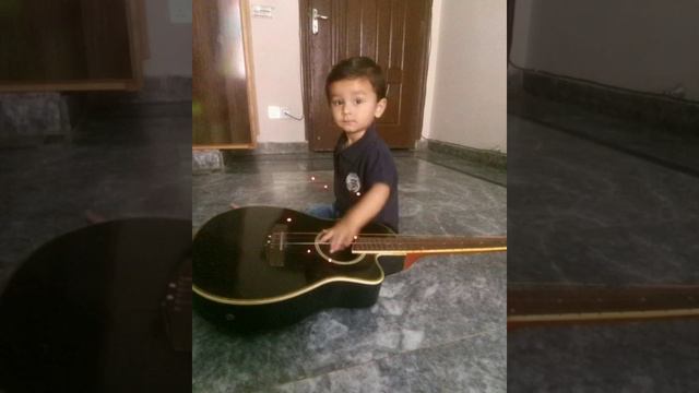 Playing his guitar but enjoying reading too.. 🎸📖😊😎 смотреть онлайн