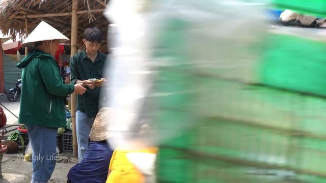 Hien And Khoa Harvesting Duck Eggs Goes To The Market Sell, Continue To Build Wood House