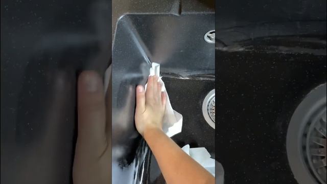 Как вернуть цвет и блеск черной раковине #лайфхак #уборка смотреть онлайн