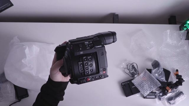 Canon EOS C200 - Unboxing a recenzia смотреть онлайн