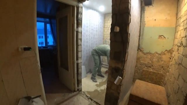 РЕМОНТ ВАННОЙ И САНУЗЛА В КОСТРОМСКОЙ ДЕРЕВНЕ. Девушка перевозит родителей из глухой деревни . смотреть онлайн