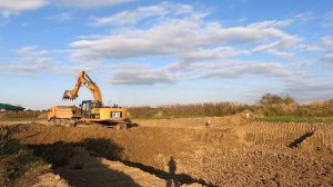 Теперь видно какого размера будет пруд на участке. День 3