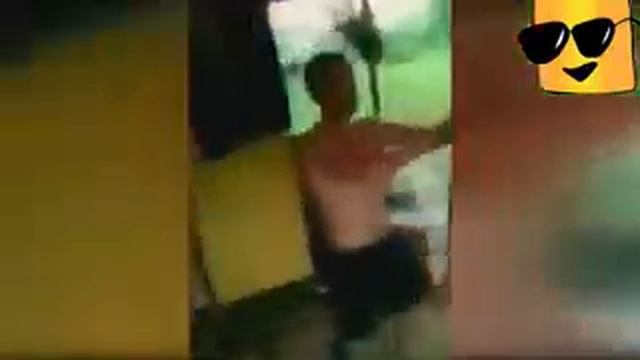 Бокс и уличные драки под музыку.