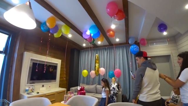 КАК МЫ ПРАЗДНОВАЛИ ДЕНЬ РОЖДЕНИЕ АМИНКИ KIKIDO?!! Что ПОДАРИЛА МИЛАНА??? СУПЕР ДЕНЬ!! смотреть онлайн