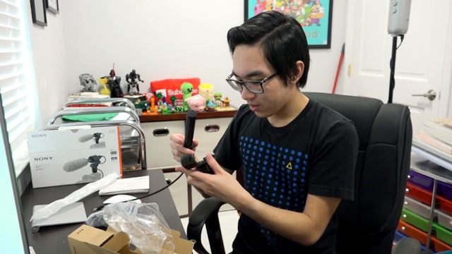 NEW MICROPHONE? - Sony ECM-CG60 Unboxing + Test! смотреть онлайн