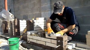 Уличный кирпичный мангал