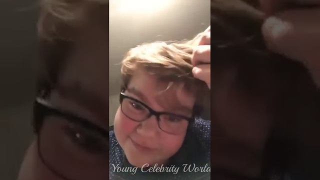 Finn Wolfhard, Nicholas Hamilton, Chosen Jacobs & IT cast Livestream смотреть онлайн