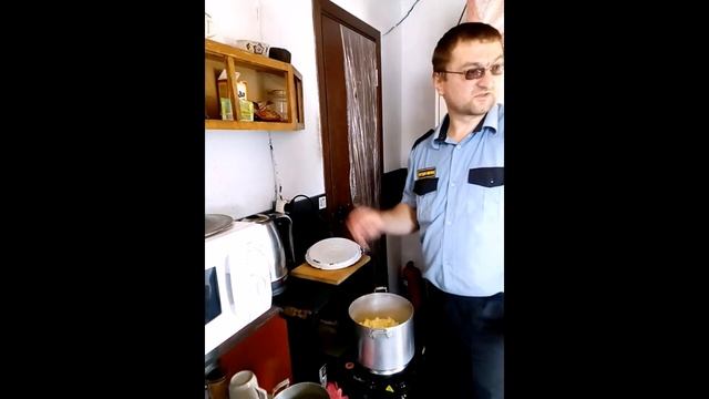 На кухне у Серёги готовим борщ со щавелем смотреть онлайн