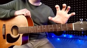 КАК НАУЧИТЬСЯ ИГРАТЬ НА ГИТАРЕ. Как правильно держать гитару. Как играть на гитаре.