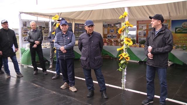 Раис Татарстана посетил Мамадышский район смотреть онлайн