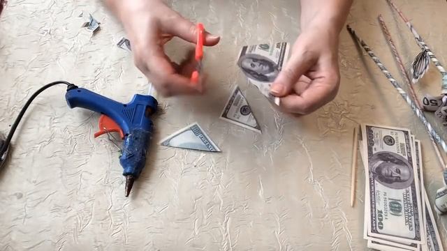 Цветы из денег своими руками. Отличный можно сделать букет)))) Талисман денежного благополучия. смотреть онлайн