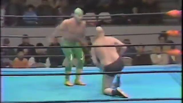 Jose Arroyo vs. Mach Hayato (IWE, 1/7/81) смотреть онлайн