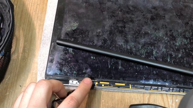 Замена шлейфа дисплея MacBook Pro 13 Early 2015 A1502