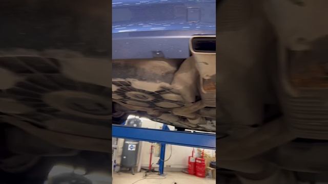 Ремонт, реставрация на примете Maybach S62-диагностика состояния авто снизу http://vozrodilegendu.r смотреть онлайн
