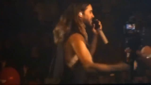 Jared Leto with fans on stage in Russia #30secondtomars смотреть онлайн